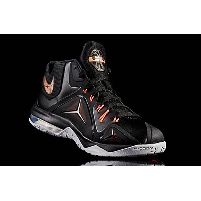 Lebron Botschafter VII "Goldnacht" (098/negro/dorado/crimson)