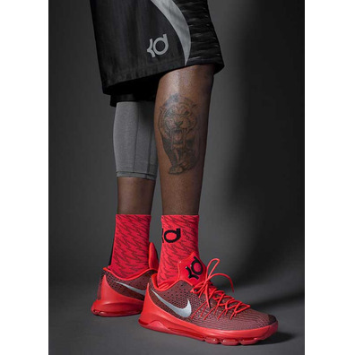 KD 8 "V-8" (610/bright crimson/blanco/negro)