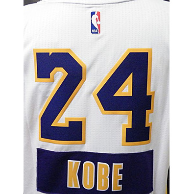 Pressemitteilungen Intl XMas Swingman #24# Kobe Bryant