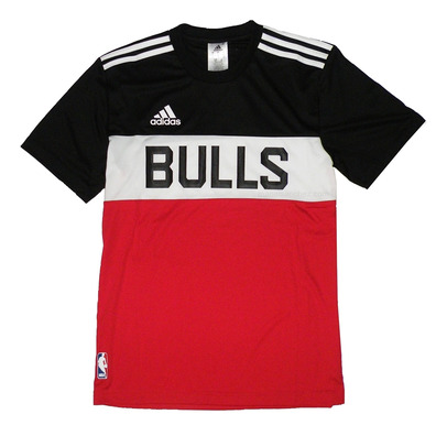 Adidas T-Shirt NBA Bulls Winter Hoops (schwarz/weiß/rot)