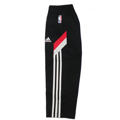 Adidas Young NBA Bulls Winter Hoops Hose (schwarz/rot/weiß)