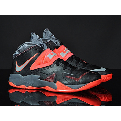 Lebron Zoom Soldier VII "Brams" (003/Negro/naranja)