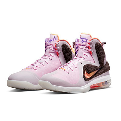 LeBron IX „Regal Pink“