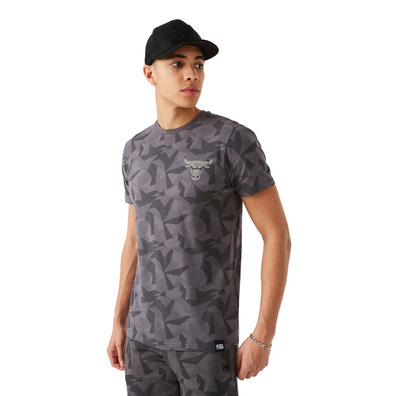 Neue Era NBA Chicago Bulls geometrische Camo T-Shirt