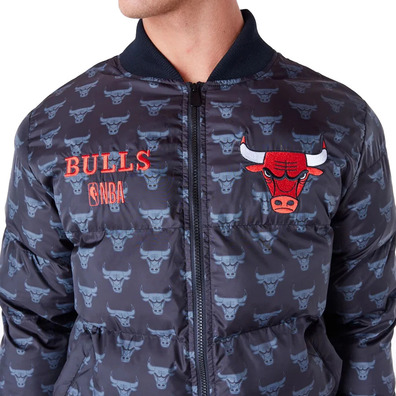 Neue Era NBA Chicago Bulls Monogram Pufferjacke "Black"