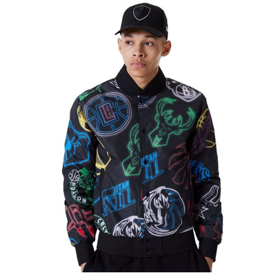 Neue Era NBA Multi Team Logo Alle Over Print Bomberjacke