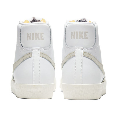 Nike Blazer Mid \\'77 Vintage