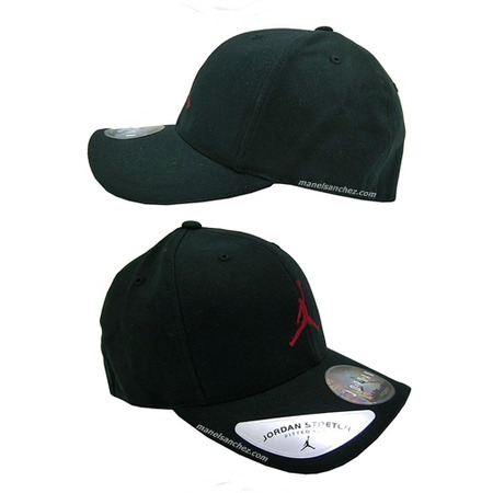 Gorra Jordan Classic passt wie (012 negra/rojo)