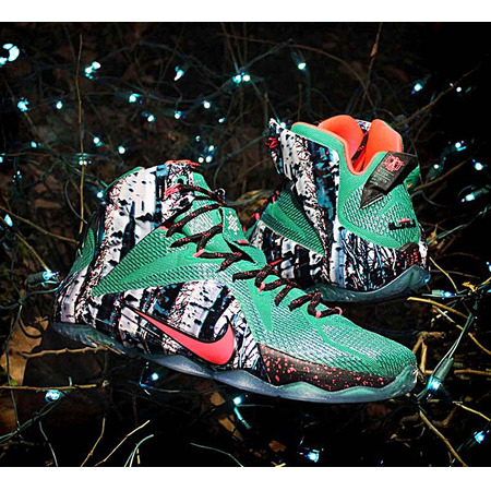 Lebron XII Weihnachten "Akron Birch" (363/grün smaragd/dunkel/hyperponche)