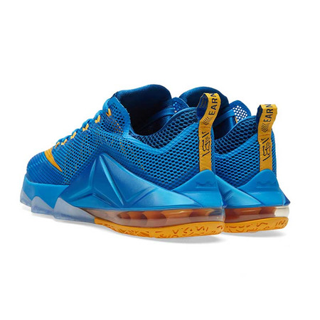 Lebron XII Niedrige "Entourage" (484/Foto blau/gold/gym bl)