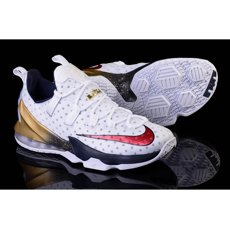 Lebron XIII Low "USA" (164/white/Universität rot/obsidian)