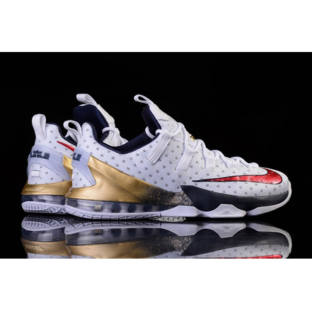 Lebron XIII Low "USA" (164/white/Universität rot/obsidian)