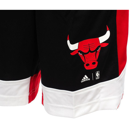 Adidas NBA Short Junior Winter Hoops Chicago Bulls (negro/rojo/blanco)