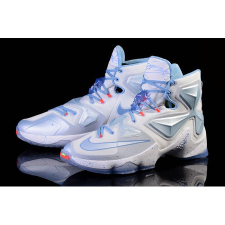 Lebron XIII "XMAS" (144/summit weiß/hellblau/blau)