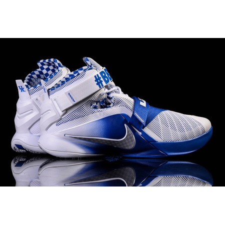 Lebron Soldier IX Premium "Kentucky" (104/white/silber/gym royal)