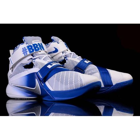 Lebron Soldier IX Premium "Kentucky" (104/white/silber/gym royal)