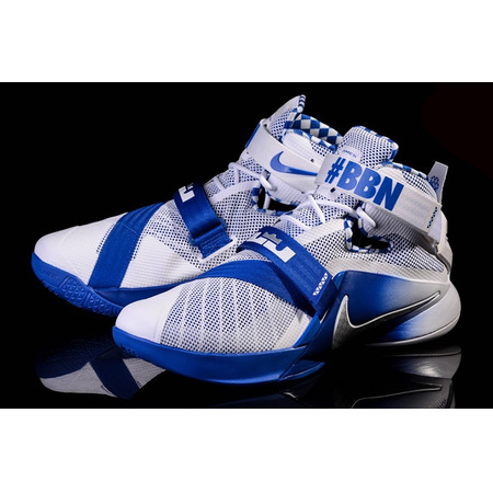 Lebron Soldier IX Premium "Kentucky" (104/white/silber/gym royal)