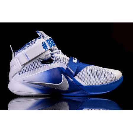 Lebron Soldier IX Premium "Kentucky" (104/white/silber/gym royal)