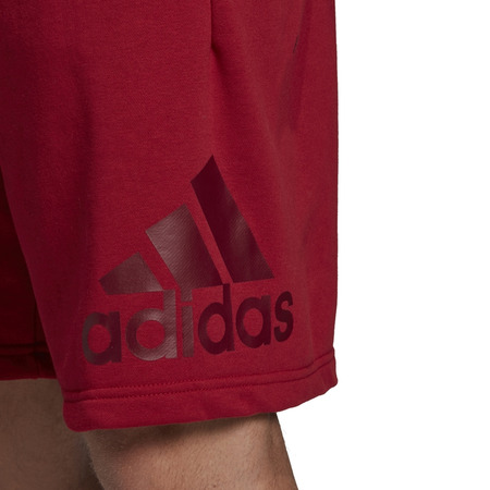 Adidas Sportler müssen BOS Shorts