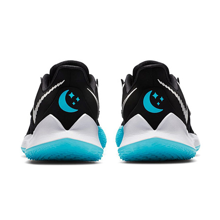 Kyrie Low 3 "Mond"