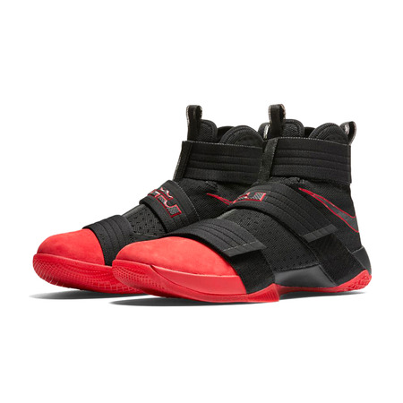 LeBron Soldier 10 SFG "Bulls" (060/schwarz/rot/schwarz)