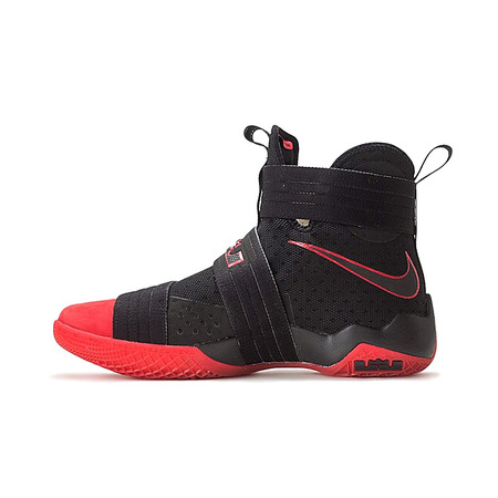 LeBron Soldier 10 SFG "Bulls" (060/schwarz/rot/schwarz)