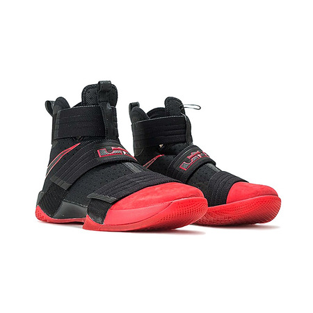 LeBron Soldier 10 SFG "Bulls" (060/schwarz/rot/schwarz)