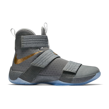 LeBron Soldier 10 SFG Player Edition "Goldener Wolf" (010/grau/gold)