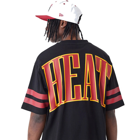 Die neue Ära Miami Heat Arch Graphic Oversized T-Shirt