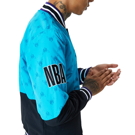 Neue Era NBA Charlotte Hornets Bomberjacke