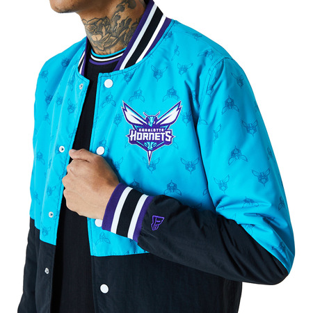 Neue Era NBA Charlotte Hornets Bomberjacke