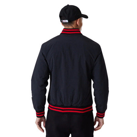 Neue Era NBA Chicago Bulls Team Logo Bomber Jacke