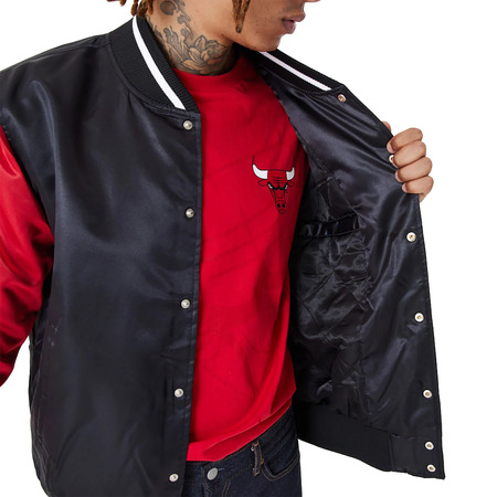 Neue Era NBA Chicago Bulls Satin Bomber "Black-Red"