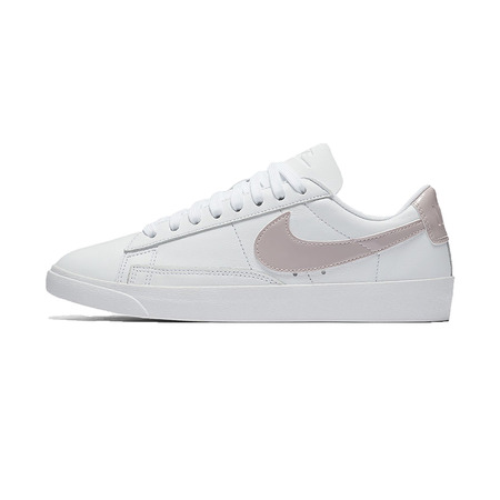 Nike Blazer Low LE W "Pink Glow" (105)