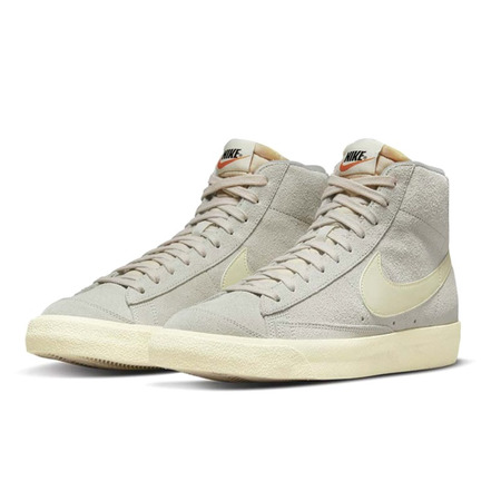 Nike Blazer Mid \\'77 Premium