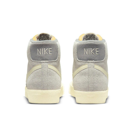 Nike Blazer Mid \\'77 Premium