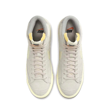 Nike Blazer Mid \\'77 Premium