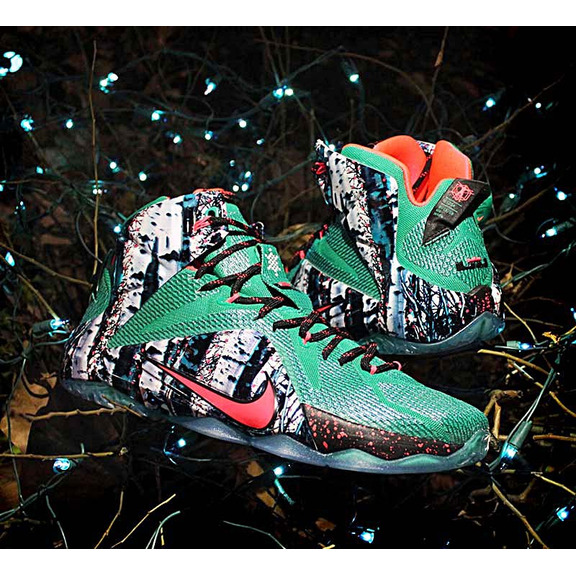 Lebron XII Weihnachten "Akron Birch" (363/grün smaragd/dunkel/hyperponche)