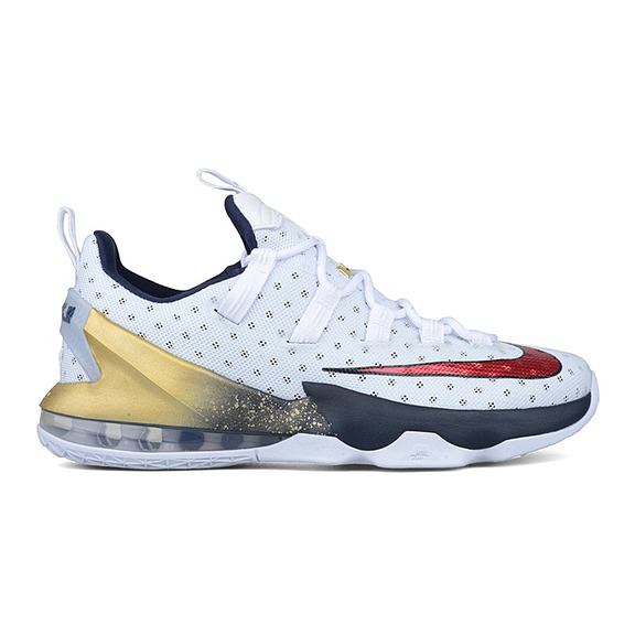 Lebron XIII Low "USA" (164/white/Universität rot/obsidian)