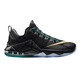 Lebron XII Low "SVSM" (070/negro/metalic gold/radant esmeralda)