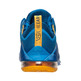 Lebron XII Niedrige "Entourage" (484/Foto blau/gold/gym bl)