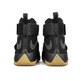 LeBron Soldier 10 SFG "Black Gum" (009/black/mtlc dunkelgrau/gum gelb)