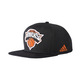 Adidas NBA Knicks Flap Cap (schwarz/weiß/orange)