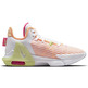 LeBron Witness 6 "Liebe Farbe"